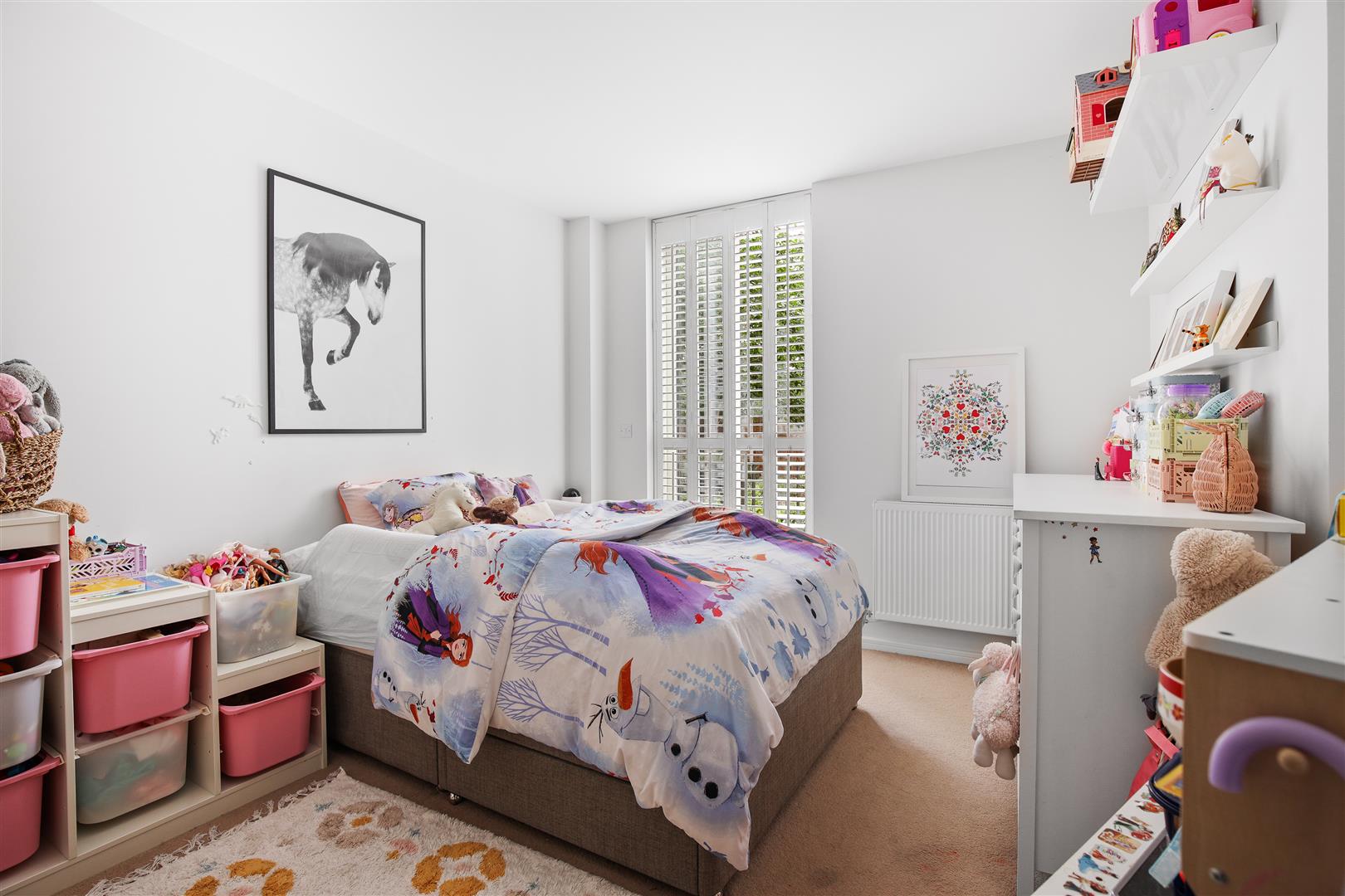 Maypole Court, Mile End